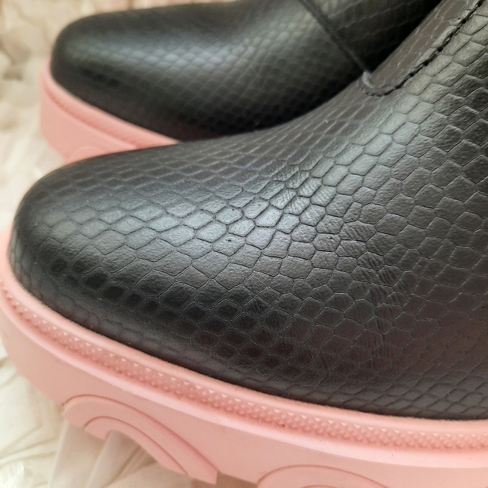 Sorel Women's Brex Heel Chelsea Boots Gentle Used In Box 8.5 Vintage Pink Black - Picture 2 of 16